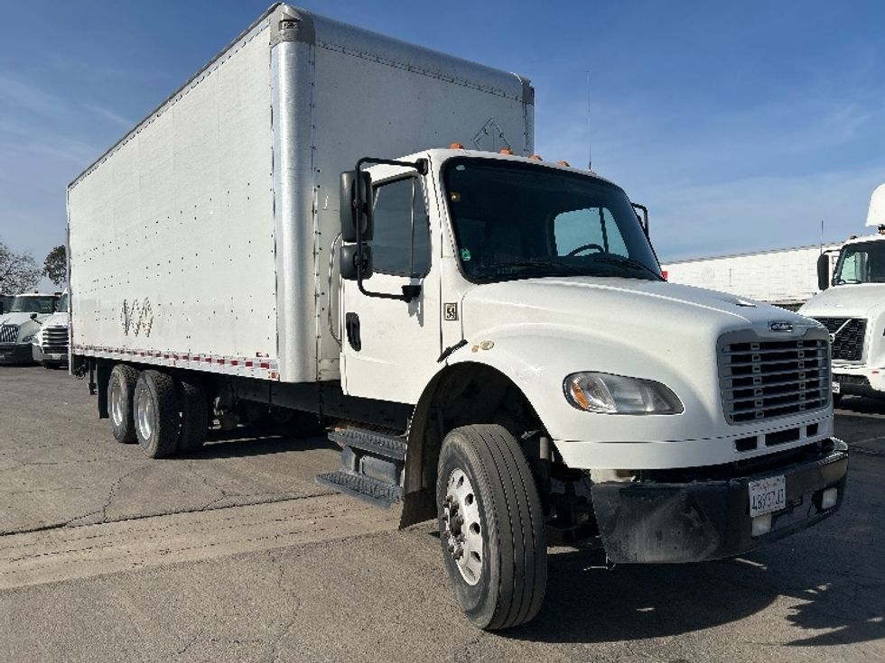 Medium Duty Box Truck-Light and Medium Duty Trucks-Freightliner-2019-M2-Fresno-CA-330,524\n\t\tmiles-$ 36,000 - Image 1