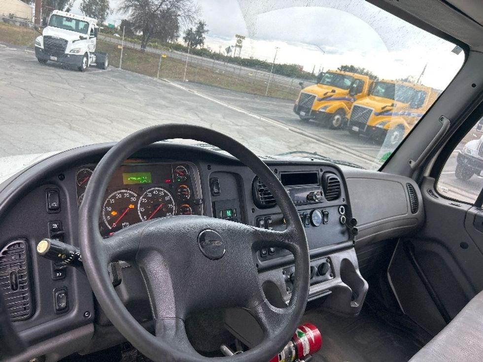 Medium Duty Box Truck-Light and Medium Duty Trucks-Freightliner-2019-M2-Fresno-CA-330,524\n\t\tmiles-$ 36,000 - Image 17