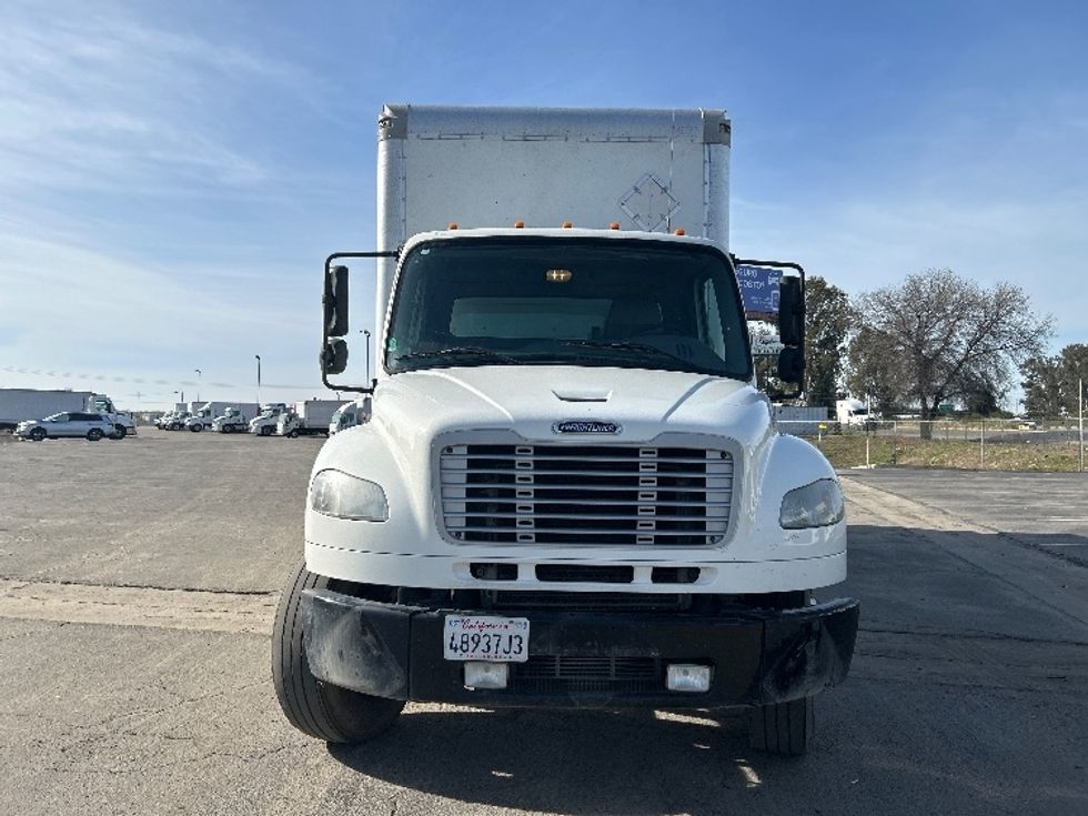 Medium Duty Box Truck-Light and Medium Duty Trucks-Freightliner-2019-M2-Fresno-CA-330,524\n\t\tmiles-$ 36,000 - Image 2