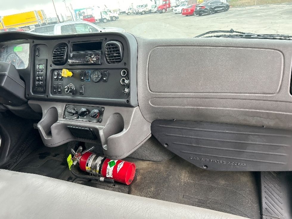 Medium Duty Box Truck-Light and Medium Duty Trucks-Freightliner-2019-M2-Fresno-CA-330,524\n\t\tmiles-$ 36,000 - Image 21