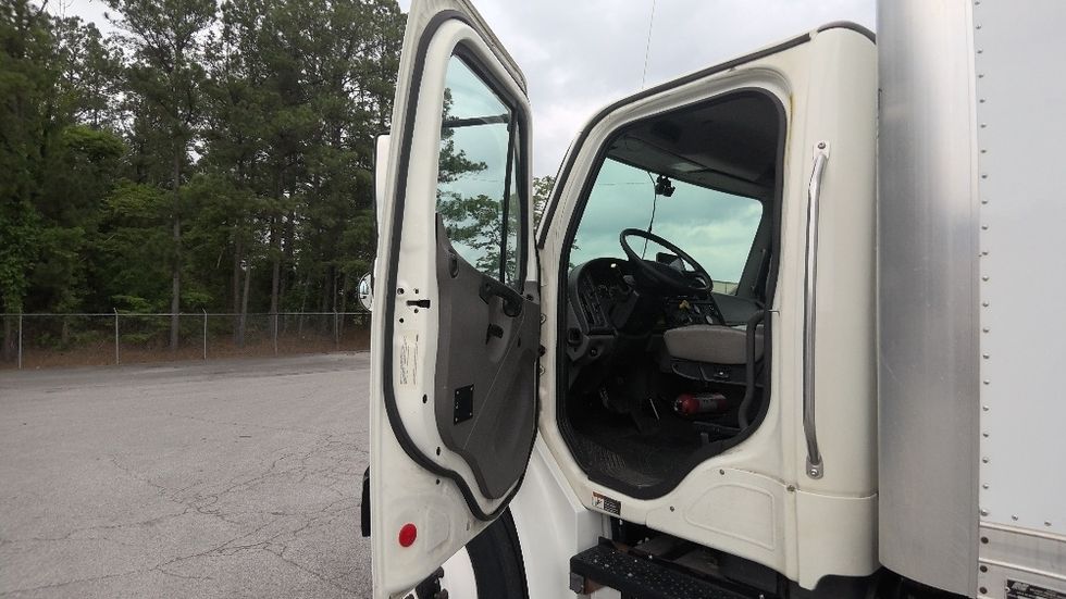 Medium Duty Box Truck-Light and Medium Duty Trucks-Freightliner-2019-M2-Gadsden-AL-170,788\n\t\tmiles-$ 49,250 - Image 17
