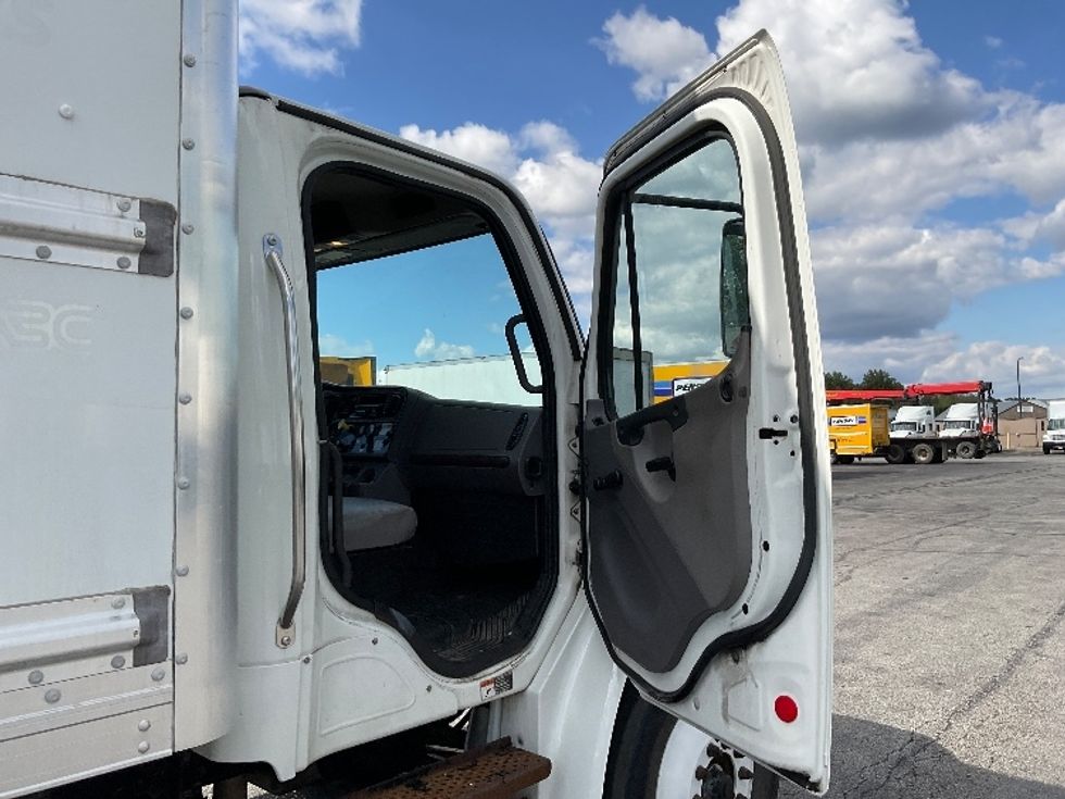 Medium Duty Box Truck-Light and Medium Duty Trucks-Freightliner-2019-M2-Gahanna-OH-262,389\n\t\tmiles-$ 38,750 - Image 20