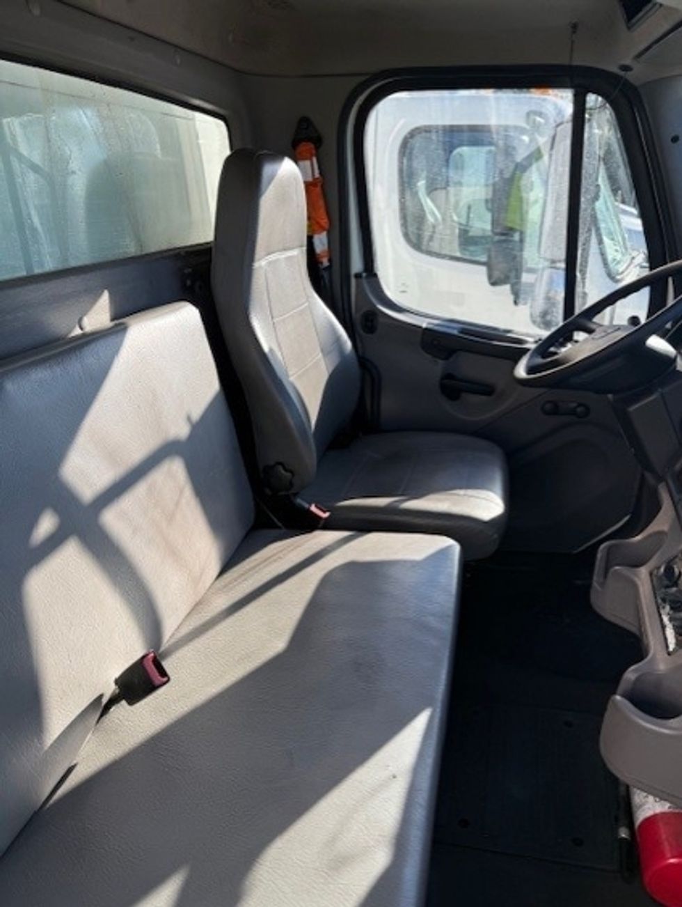 Medium Duty Box Truck-Light and Medium Duty Trucks-Freightliner-2019-M2-Gahanna-OH-262,389\n\t\tmiles-$ 38,750 - Image 22