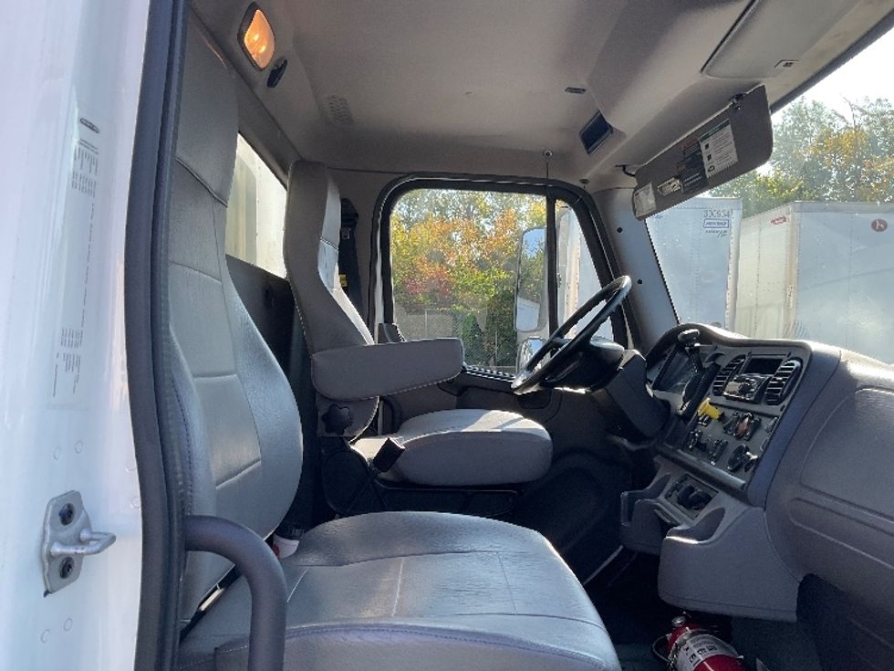 Medium Duty Box Truck-Light and Medium Duty Trucks-Freightliner-2019-M2-Gahanna-OH-272,770\n\t\tmiles-$ 29,250 - Image 22