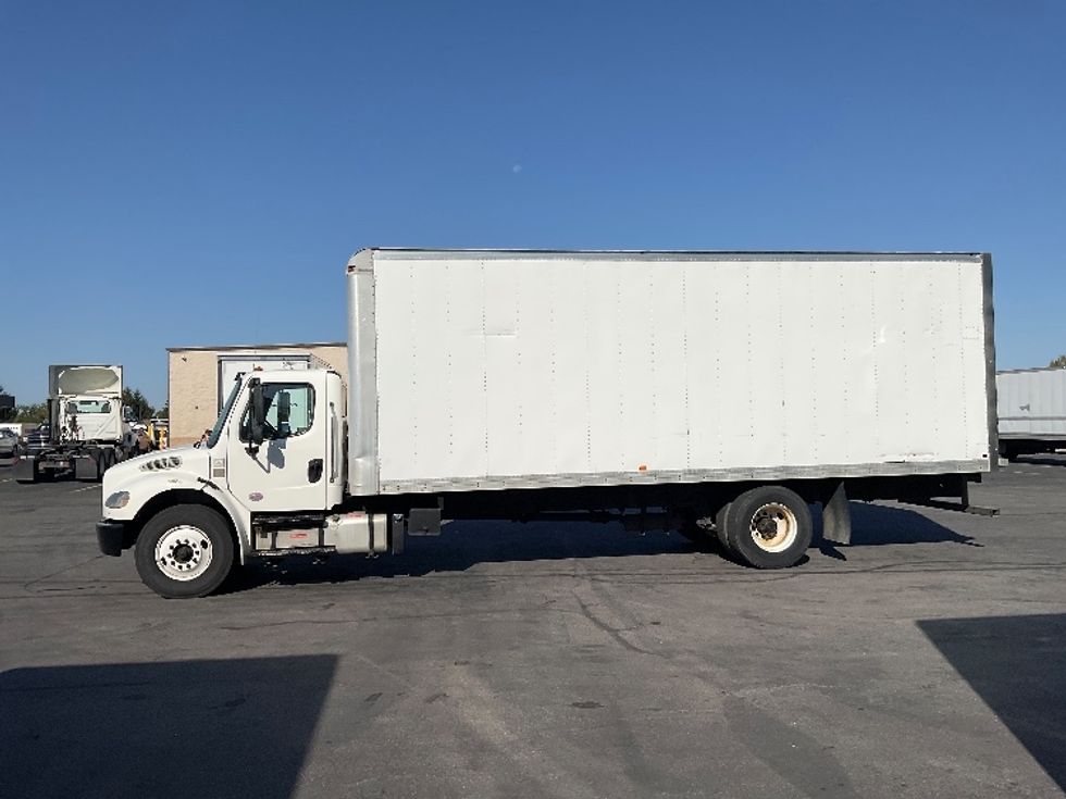 Medium Duty Box Truck-Light and Medium Duty Trucks-Freightliner-2019-M2-Gahanna-OH-272,770\n\t\tmiles-$ 29,250 - Image 4