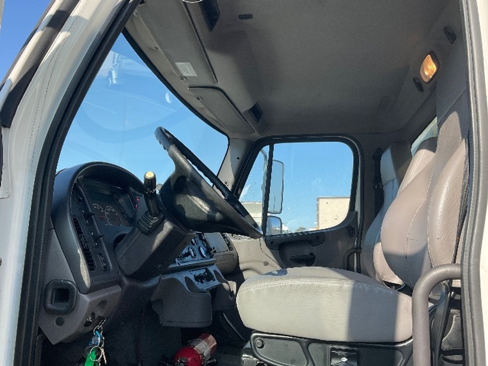 Medium Duty Box Truck-Light and Medium Duty Trucks-Freightliner-2019-M2-Gahanna-OH-280,737\n\t\tmiles-$ 26,250 - Image 17