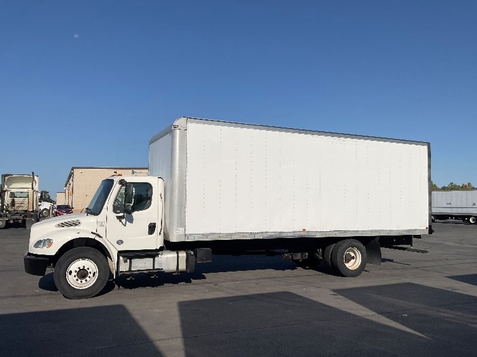 Medium Duty Box Truck-Light and Medium Duty Trucks-Freightliner-2019-M2-Gahanna-OH-280,737\n\t\tmiles-$ 26,250 - Image 4