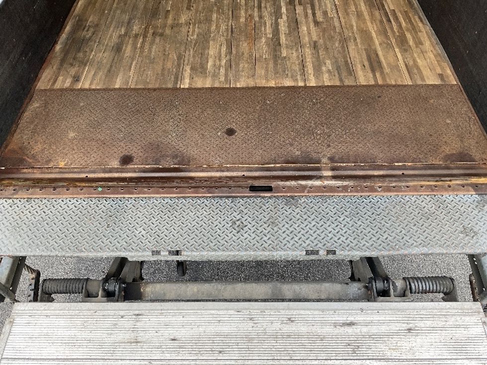 Medium Duty Box Truck-Light and Medium Duty Trucks-Freightliner-2019-M2-Gahanna-OH-300,014\n\t\tmiles-$ 31,500 - Image 10