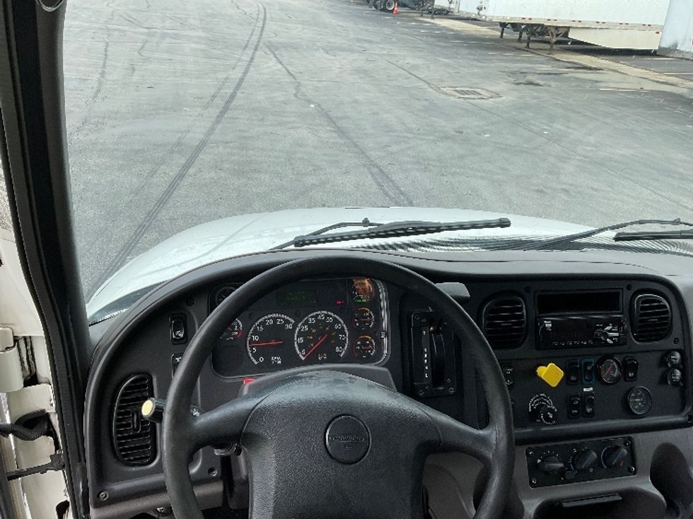 Medium Duty Box Truck-Light and Medium Duty Trucks-Freightliner-2019-M2-Gahanna-OH-345,266\n\t\tmiles-$ 21,250 - Image 18