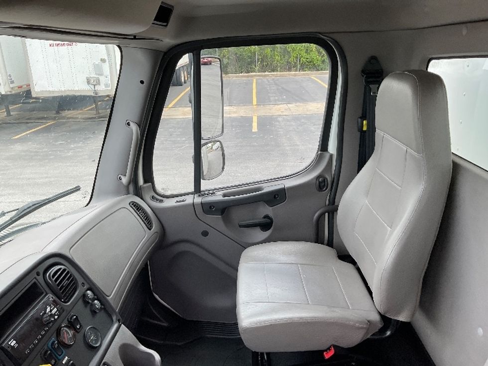 Medium Duty Box Truck-Light and Medium Duty Trucks-Freightliner-2019-M2-Gahanna-OH-345,266\n\t\tmiles-$ 21,250 - Image 19