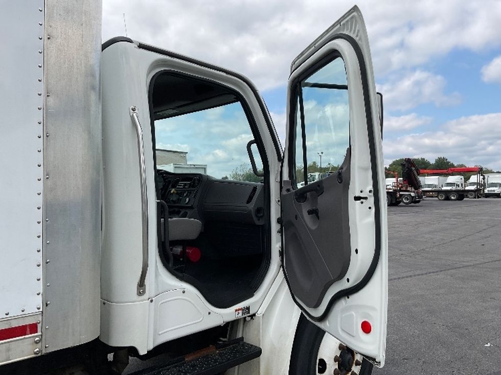 Medium Duty Box Truck-Light and Medium Duty Trucks-Freightliner-2019-M2-Gahanna-OH-345,266\n\t\tmiles-$ 21,250 - Image 20