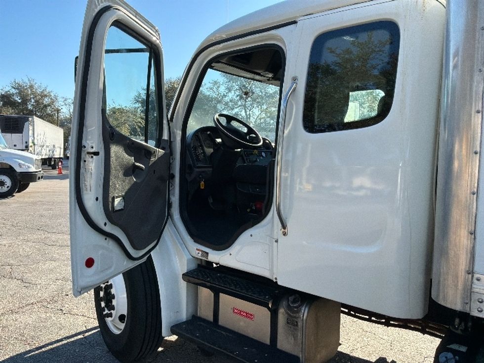 Medium Duty Box Truck-Light and Medium Duty Trucks-Freightliner-2019-M2-Gainesville-FL-142,375\n\t\tmiles-$ 60,250 - Image 16