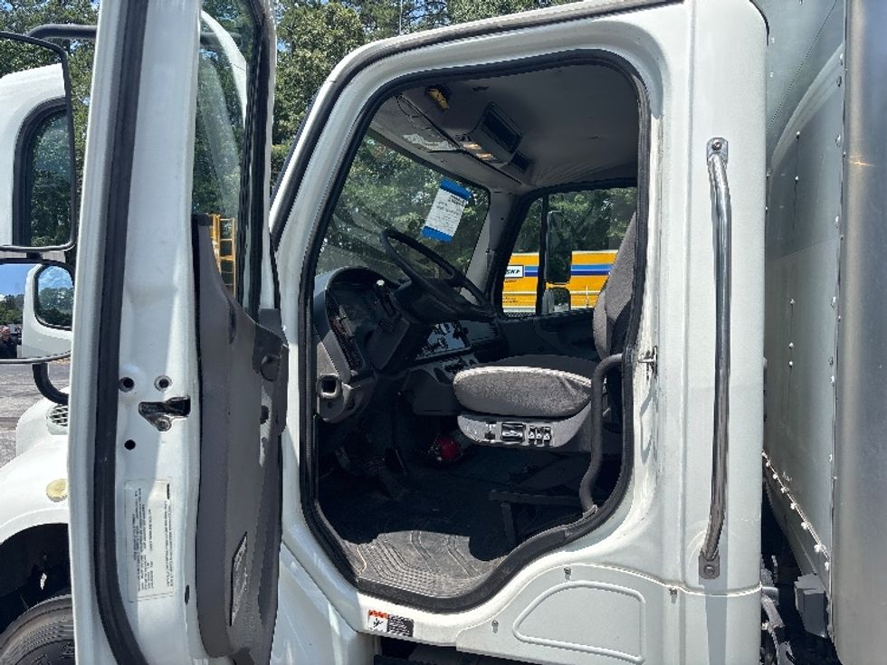 Medium Duty Box Truck-Light and Medium Duty Trucks-Freightliner-2019-M2-Gainesville-GA-214,423\n\t\tmiles-$ 46,750 - Image 16