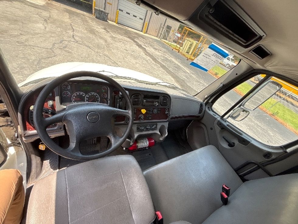 Medium Duty Box Truck-Light and Medium Duty Trucks-Freightliner-2019-M2-Gainesville-GA-214,423\n\t\tmiles-$ 46,750 - Image 18