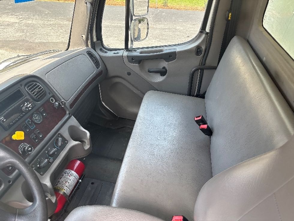 Medium Duty Box Truck-Light and Medium Duty Trucks-Freightliner-2019-M2-Gainesville-GA-214,423\n\t\tmiles-$ 46,750 - Image 19