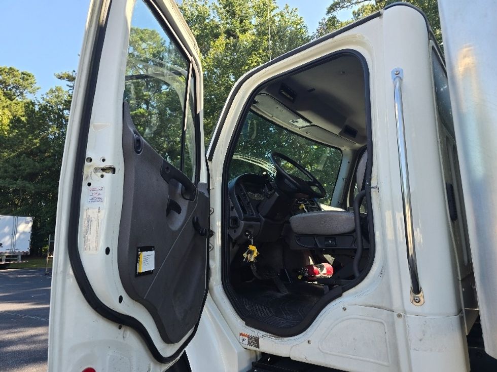 Medium Duty Box Truck-Light and Medium Duty Trucks-Freightliner-2019-M2-Gainesville-GA-239,882\n\t\tmiles-$ 45,250 - Image 16