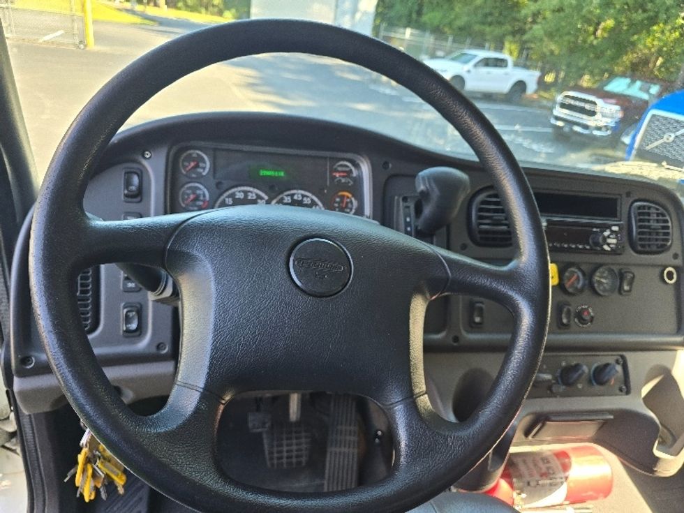 Medium Duty Box Truck-Light and Medium Duty Trucks-Freightliner-2019-M2-Gainesville-GA-239,882\n\t\tmiles-$ 45,250 - Image 18