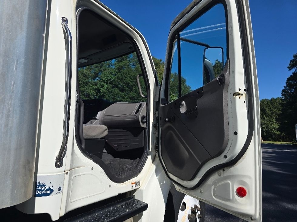 Medium Duty Box Truck-Light and Medium Duty Trucks-Freightliner-2019-M2-Gainesville-GA-239,882\n\t\tmiles-$ 45,250 - Image 20