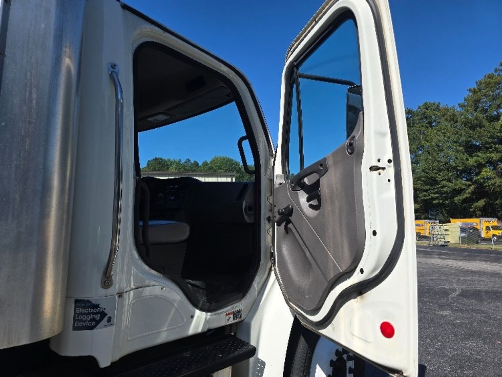 Medium Duty Box Truck-Light and Medium Duty Trucks-Freightliner-2019-M2-Gainesville-GA-283,229\n\t\tmiles-$ 35,750 - Image 20