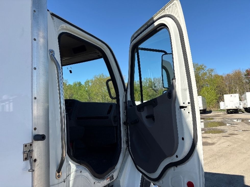 Medium Duty Box Truck-Light and Medium Duty Trucks-Freightliner-2019-M2-Gansevoort-NY-147,436\n\t\tmiles-$ 56,000 - Image 20
