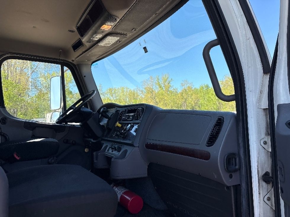 Medium Duty Box Truck-Light and Medium Duty Trucks-Freightliner-2019-M2-Gansevoort-NY-147,436\n\t\tmiles-$ 56,000 - Image 21