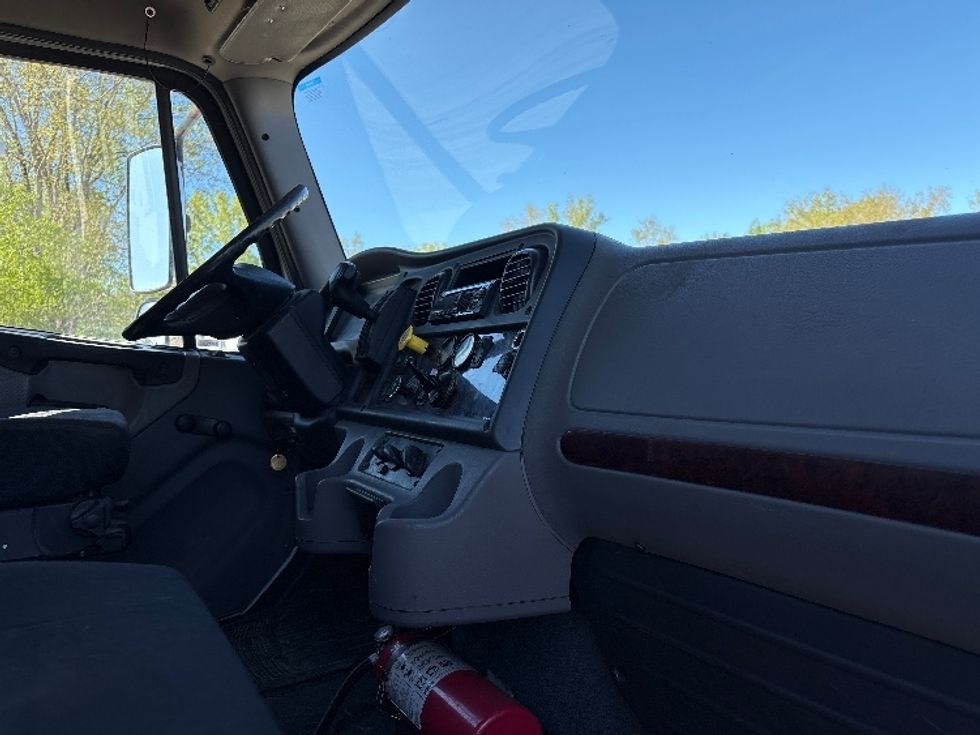 Medium Duty Box Truck-Light and Medium Duty Trucks-Freightliner-2019-M2-Gansevoort-NY-147,436\n\t\tmiles-$ 56,000 - Image 22