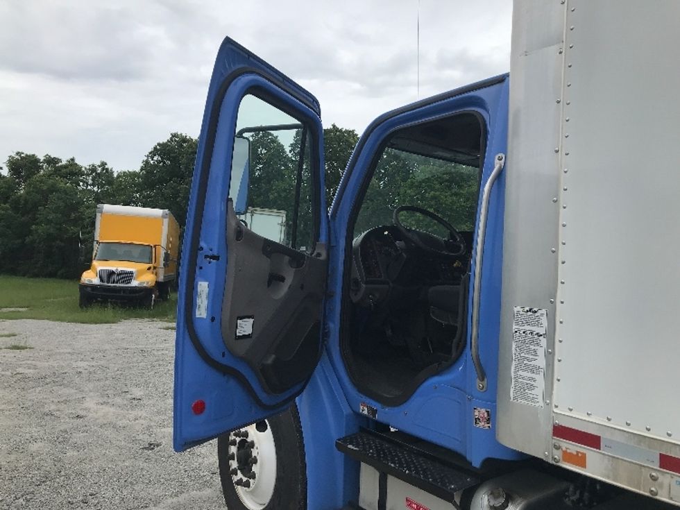 Medium Duty Box Truck-Light and Medium Duty Trucks-Freightliner-2019-M2-Garden City-GA-140,602\n\t\tmiles-$ 60,250 - Image 17