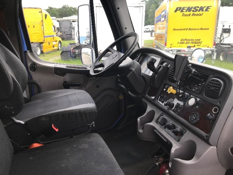 Medium Duty Box Truck-Light and Medium Duty Trucks-Freightliner-2019-M2-Garden City-GA-140,602\n\t\tmiles-$ 60,250 - Image 22