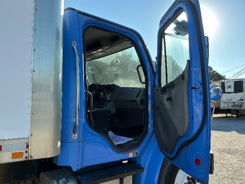 Medium Duty Box Truck-Light and Medium Duty Trucks-Freightliner-2019-M2-Garden City-GA-156,564\n\t\tmiles-$ 56,750 - Image 19