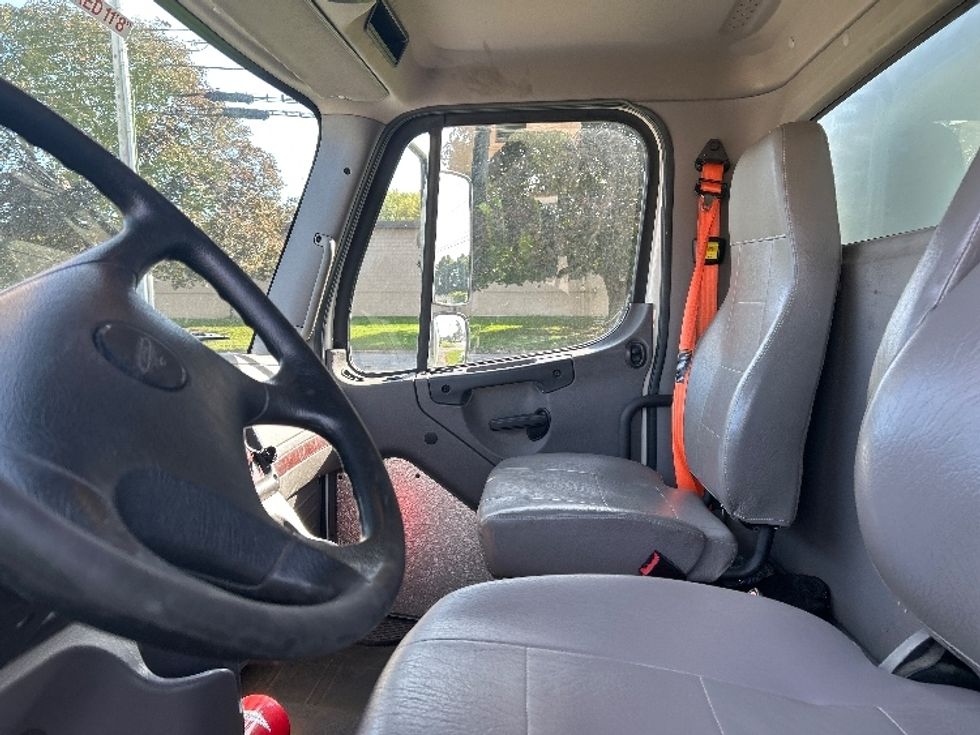 Medium Duty Box Truck-Light and Medium Duty Trucks-Freightliner-2019-M2-Geneva-NY-131,876\n\t\tmiles-$ 40,750 - Image 19