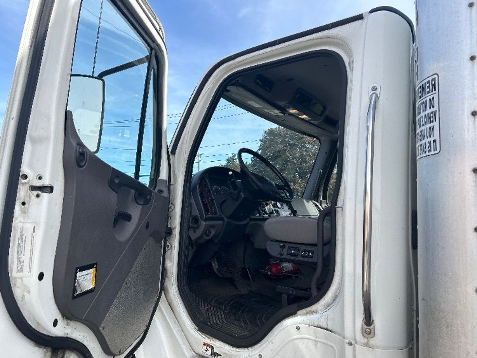 Medium Duty Box Truck-Light and Medium Duty Trucks-Freightliner-2019-M2-Geneva-NY-166,495\n\t\tmiles-$ 37,750 - Image 15