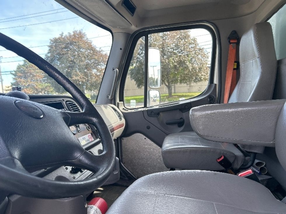 Medium Duty Box Truck-Light and Medium Duty Trucks-Freightliner-2019-M2-Geneva-NY-166,495\n\t\tmiles-$ 37,750 - Image 18