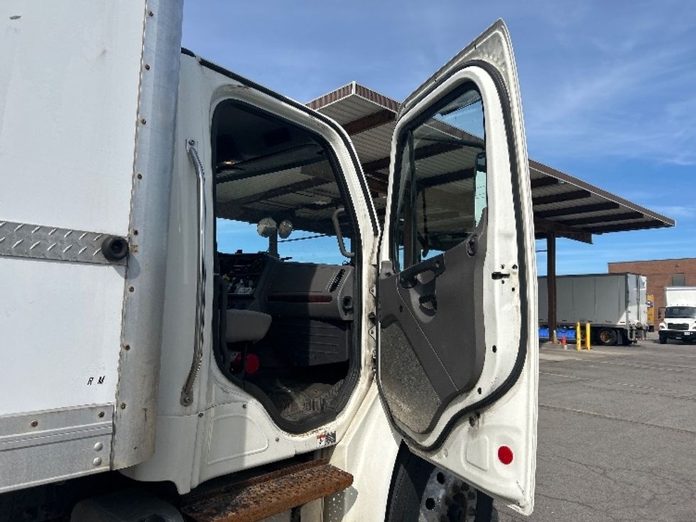 Medium Duty Box Truck-Light and Medium Duty Trucks-Freightliner-2019-M2-Geneva-NY-166,495\n\t\tmiles-$ 37,750 - Image 19