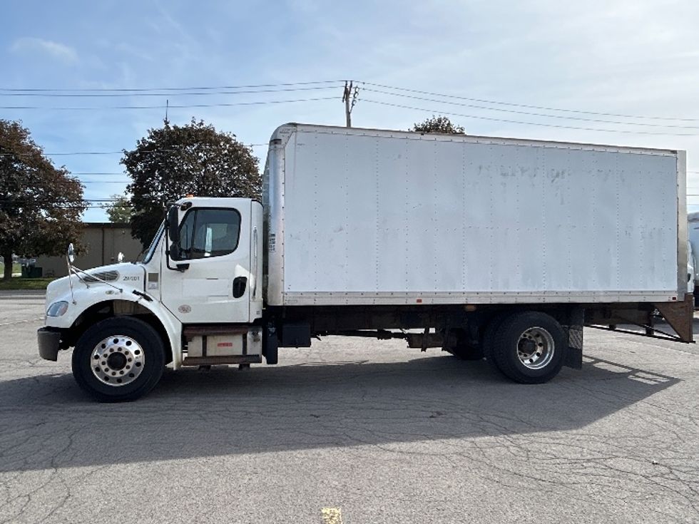 Medium Duty Box Truck-Light and Medium Duty Trucks-Freightliner-2019-M2-Geneva-NY-166,495\n\t\tmiles-$ 37,750 - Image 4
