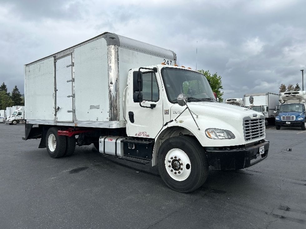 Medium Duty Box Truck-Light and Medium Duty Trucks-Freightliner-2019-M2-Gilroy-CA-144,603\n\t\tmiles-$ 38,000 - Image 1