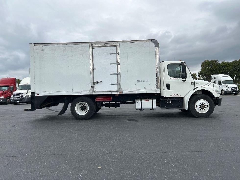 Medium Duty Box Truck-Light and Medium Duty Trucks-Freightliner-2019-M2-Gilroy-CA-144,603\n\t\tmiles-$ 38,000 - Image 15