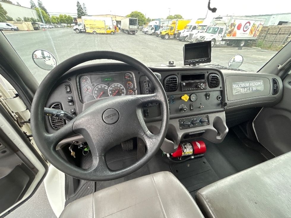 Medium Duty Box Truck-Light and Medium Duty Trucks-Freightliner-2019-M2-Gilroy-CA-144,603\n\t\tmiles-$ 38,000 - Image 18