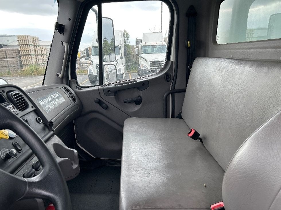 Medium Duty Box Truck-Light and Medium Duty Trucks-Freightliner-2019-M2-Gilroy-CA-144,603\n\t\tmiles-$ 38,000 - Image 19