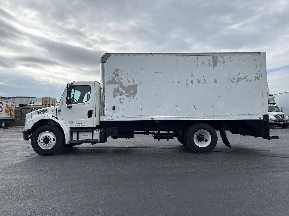 Medium Duty Box Truck-Light and Medium Duty Trucks-Freightliner-2019-M2-Gilroy-CA-144,603\n\t\tmiles-$ 38,000 - Image 4