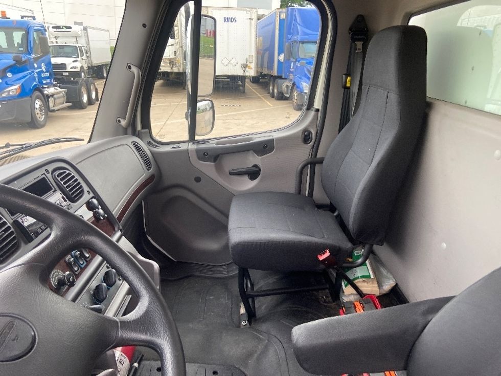 Medium Duty Box Truck-Light and Medium Duty Trucks-Freightliner-2019-M2-Grand Prairie-TX-152,393\n\t\tmiles-$ 56,750 - Image 19