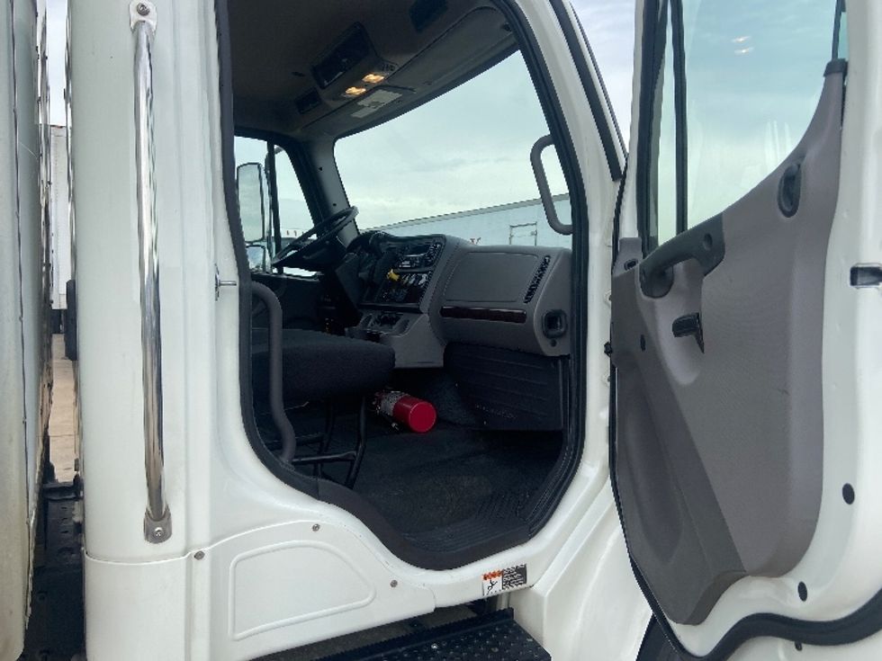Medium Duty Box Truck-Light and Medium Duty Trucks-Freightliner-2019-M2-Grand Prairie-TX-152,393\n\t\tmiles-$ 56,750 - Image 20