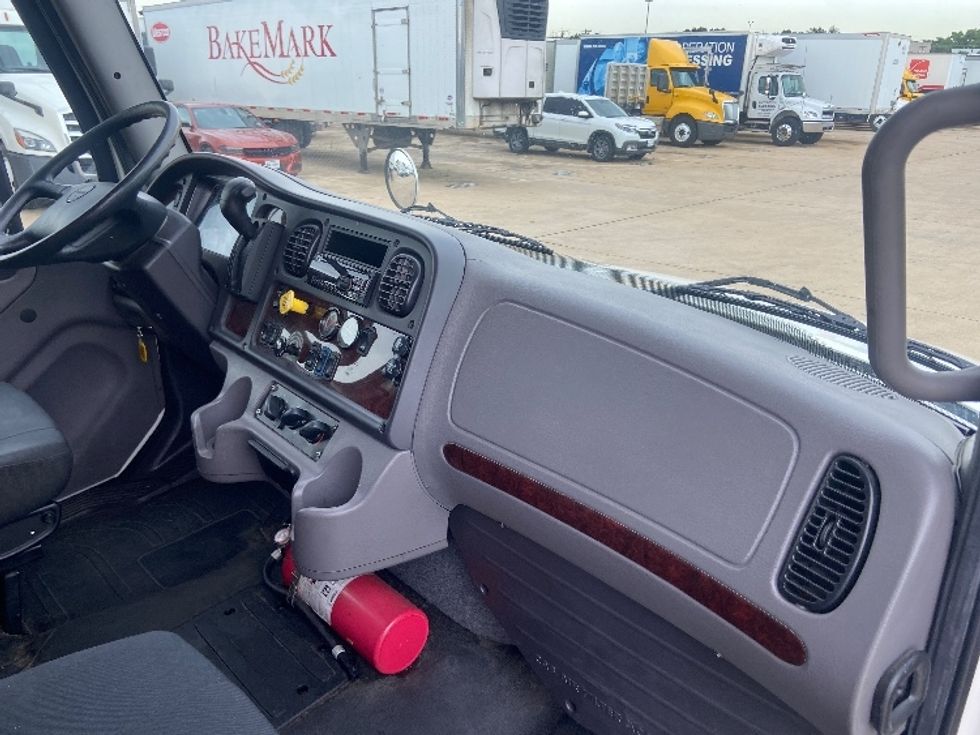 Medium Duty Box Truck-Light and Medium Duty Trucks-Freightliner-2019-M2-Grand Prairie-TX-152,393\n\t\tmiles-$ 56,750 - Image 21