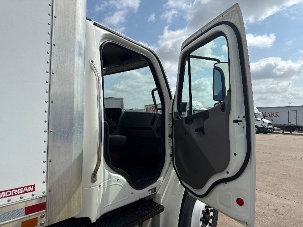 Medium Duty Box Truck-Light and Medium Duty Trucks-Freightliner-2019-M2-Grand Prairie-TX-170,814\n\t\tmiles-$ 52,750 - Image 20