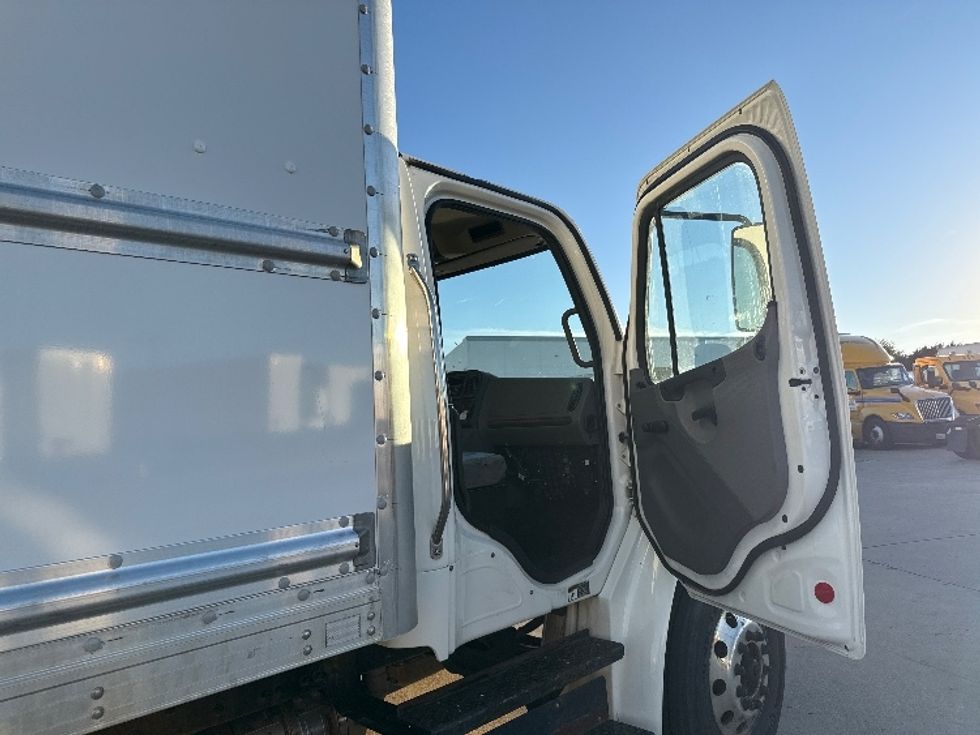 Medium Duty Box Truck-Light and Medium Duty Trucks-Freightliner-2019-M2-Grand Prairie-TX-180,205\n\t\tmiles-$ 52,250 - Image 20