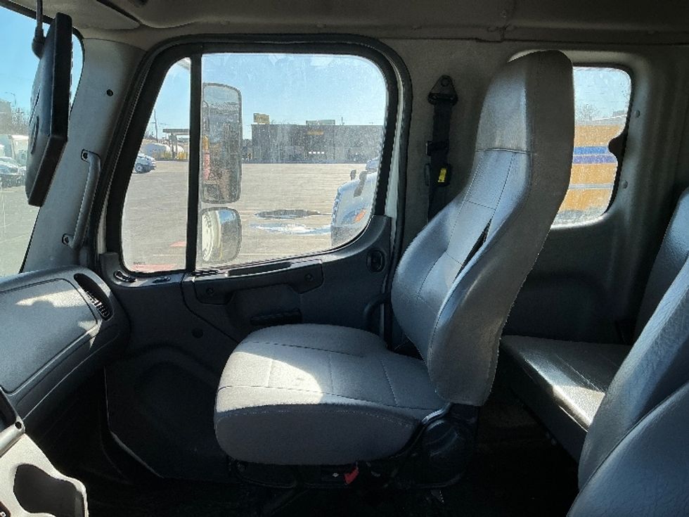 Medium Duty Box Truck-Light and Medium Duty Trucks-Freightliner-2019-M2-Greeley-CO-124,509\n\t\tmiles-$ 71,000 - Image 18