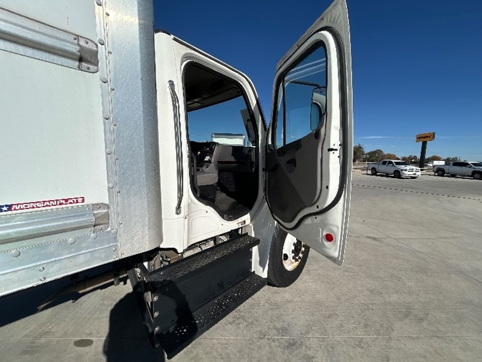 Medium Duty Box Truck-Light and Medium Duty Trucks-Freightliner-2019-M2-Greeley-CO-142,864\n\t\tmiles-$ 52,500 - Image 19