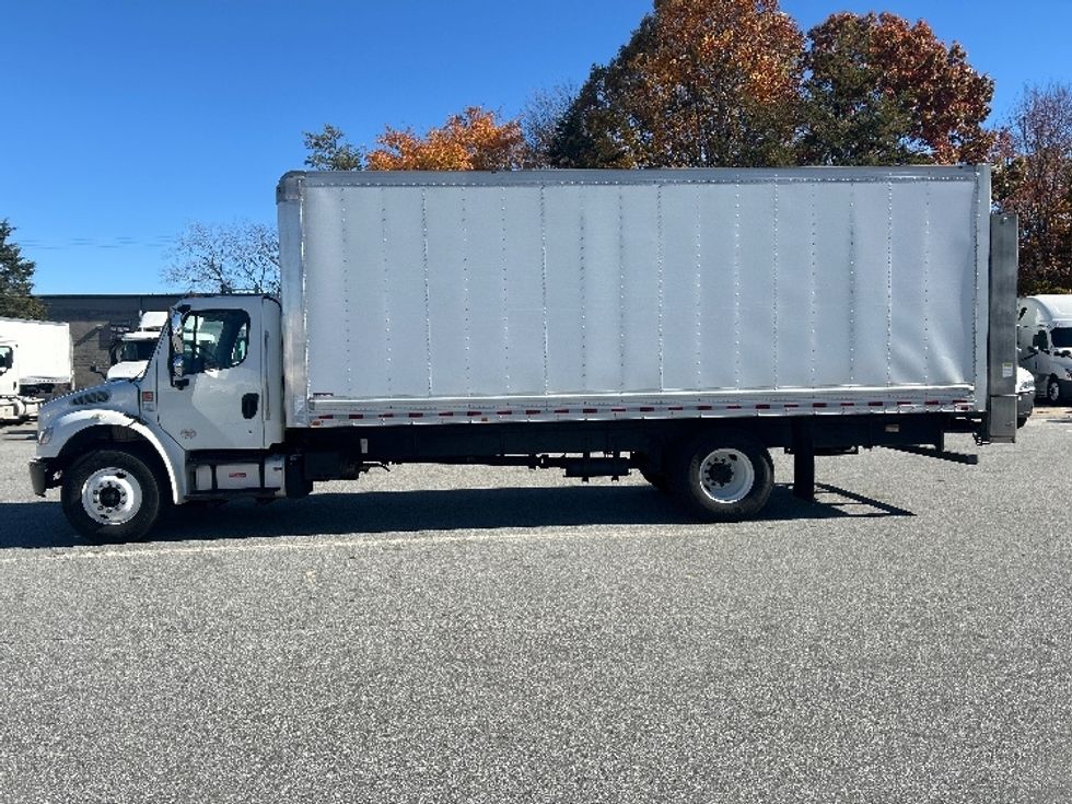 Medium Duty Box Truck-Light and Medium Duty Trucks-Freightliner-2019-M2-Greensboro-NC-136,208\n\t\tmiles-$ 50,500 - Image 4