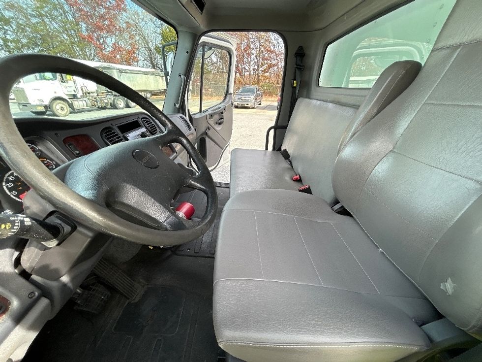 Medium Duty Box Truck-Light and Medium Duty Trucks-Freightliner-2019-M2-Greensboro-NC-137,911\n\t\tmiles-$ 43,250 - Image 19
