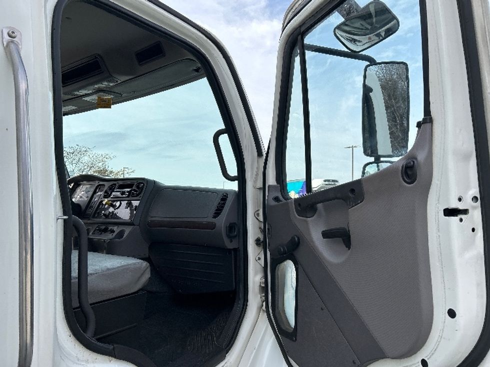 Medium Duty Box Truck-Light and Medium Duty Trucks-Freightliner-2019-M2-Greensboro-NC-137,911\n\t\tmiles-$ 43,250 - Image 20