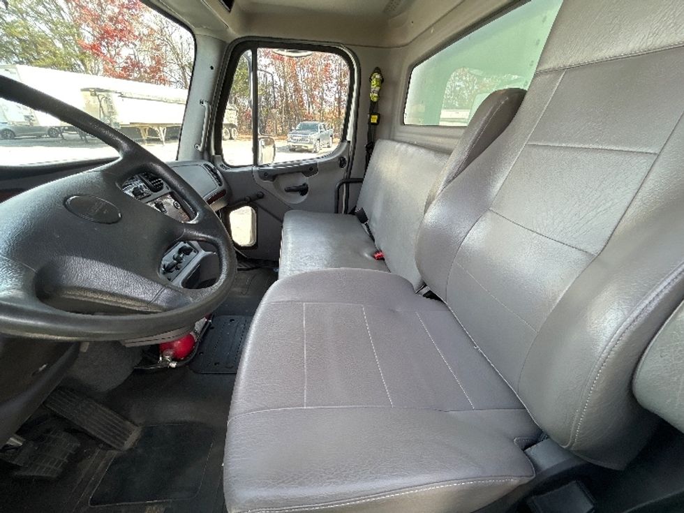 Medium Duty Box Truck-Light and Medium Duty Trucks-Freightliner-2019-M2-Greensboro-NC-146,075\n\t\tmiles-$ 48,000 - Image 18